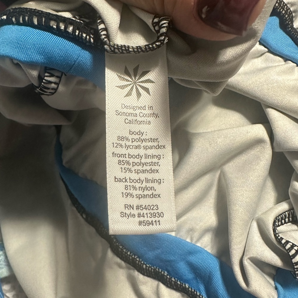 Athleta top paisley print in blue tones. Size S - Picture 6 of 11